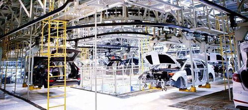 特斯拉财报亮眼与华为战略调整 科技巨头的路径分化与产业新浪潮